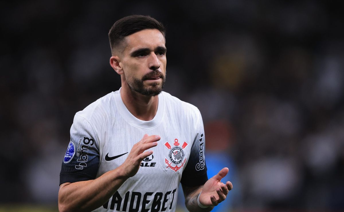 Coronado treina e pode reforçar Corinthians de Ramón Díaz contra o Grêmio.