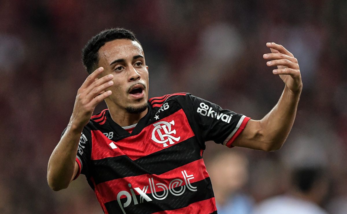 Matheus Gonçalves informa saída do Flamengo e transferência para o Bragantino.