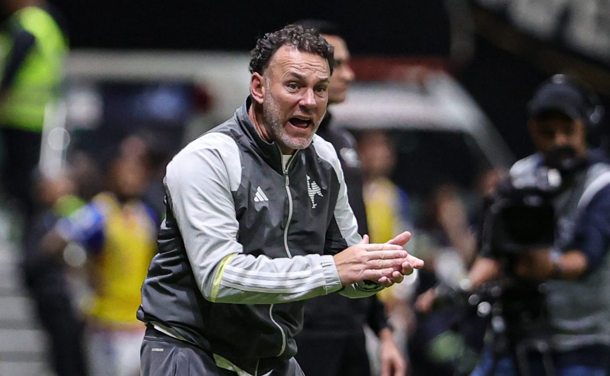 Gabriel Milito Pode Contar Com Quatro Jogadores no Confronto Contra o Corinthians