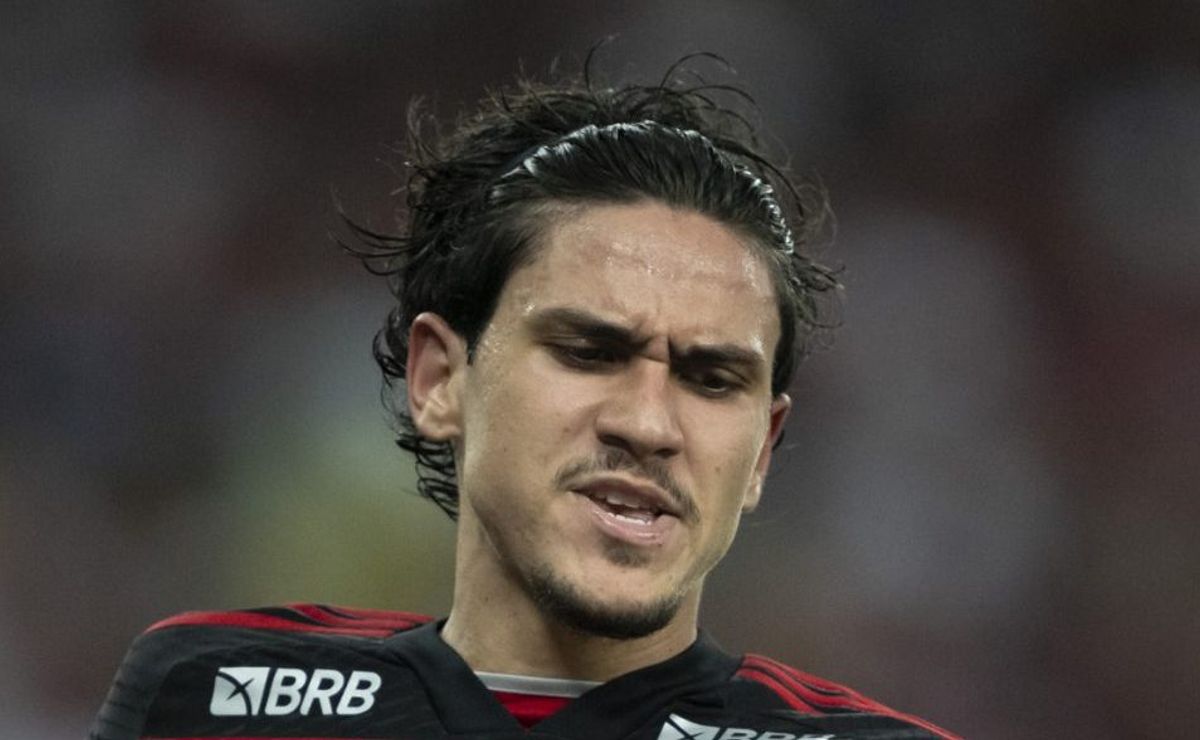 Flamengo descarta contratação de atacante uruguaio para jogar com Pedro.