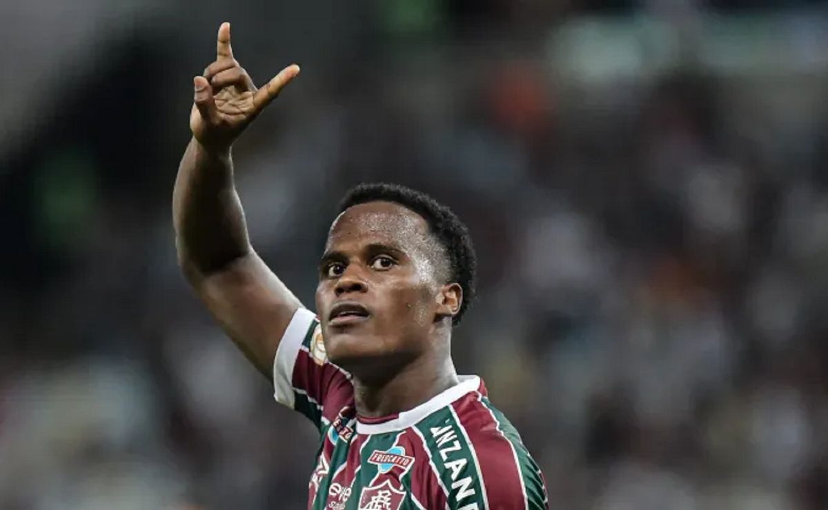 Fluminense vence Palmeiras com gol de Arias e sai da zona de rebaixamento.