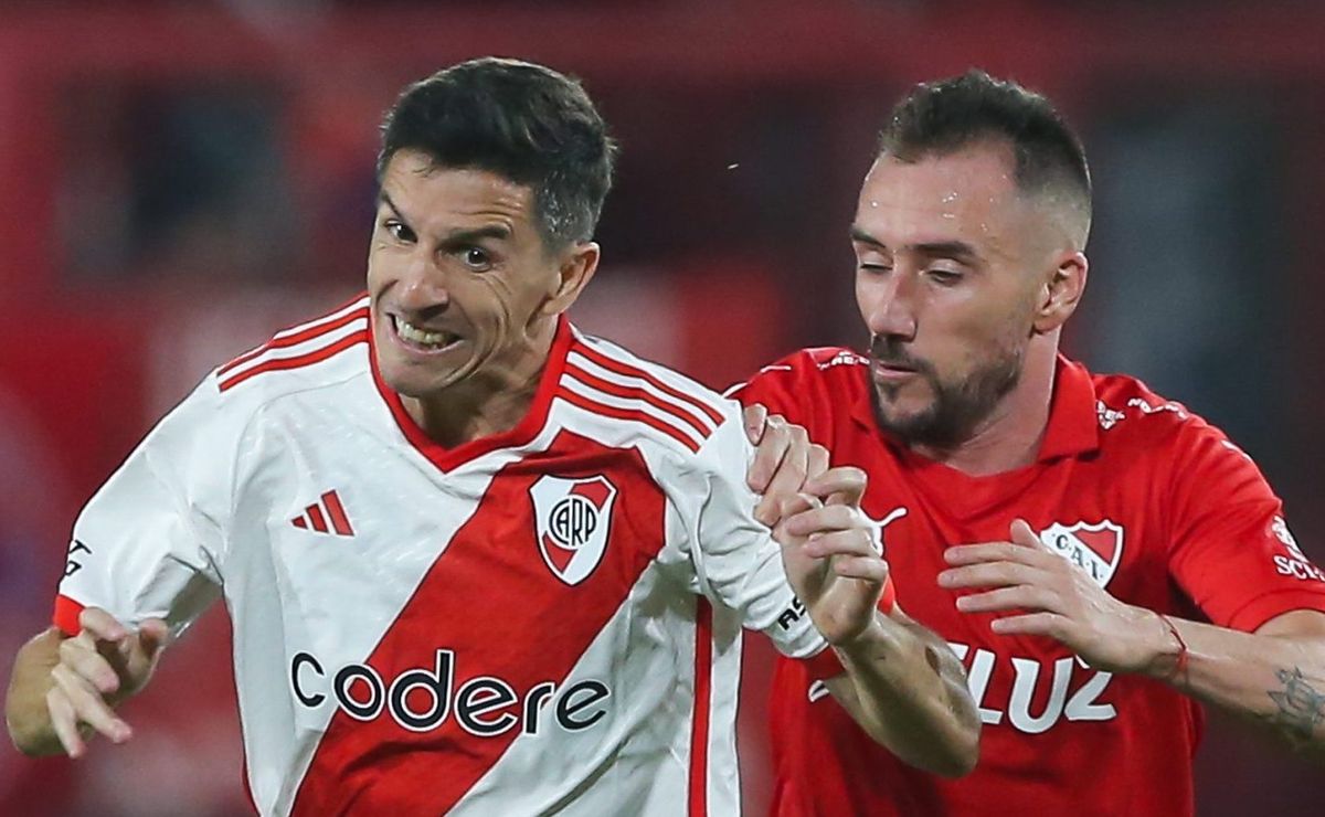 Santos busca contratação do meio-campista Mancuello, ex-Flamengo, para reforçar o time.