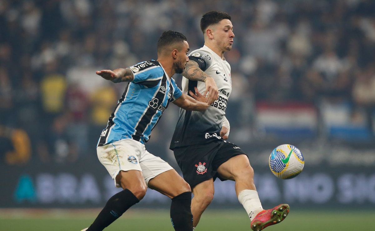Corinthians empata no final e deixa Grêmio na zona de rebaixamento.