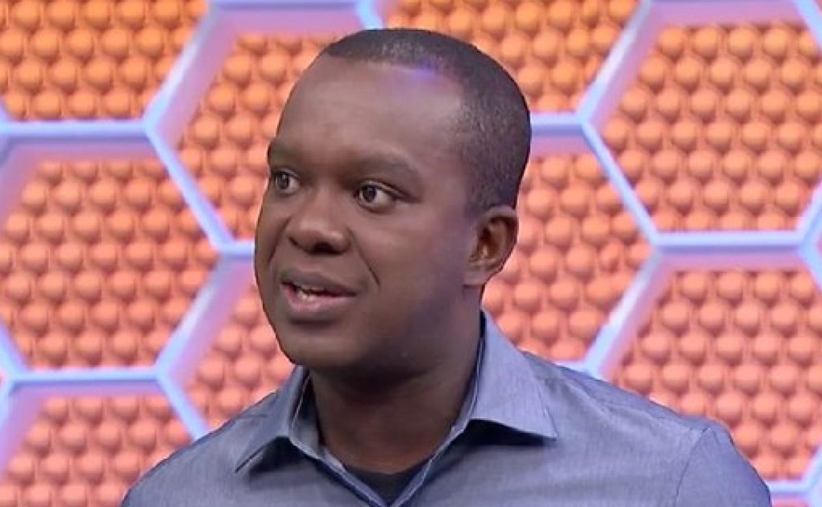 Controvérsia sobre pênalti em Romero no jogo entre Corinthians e Grêmio