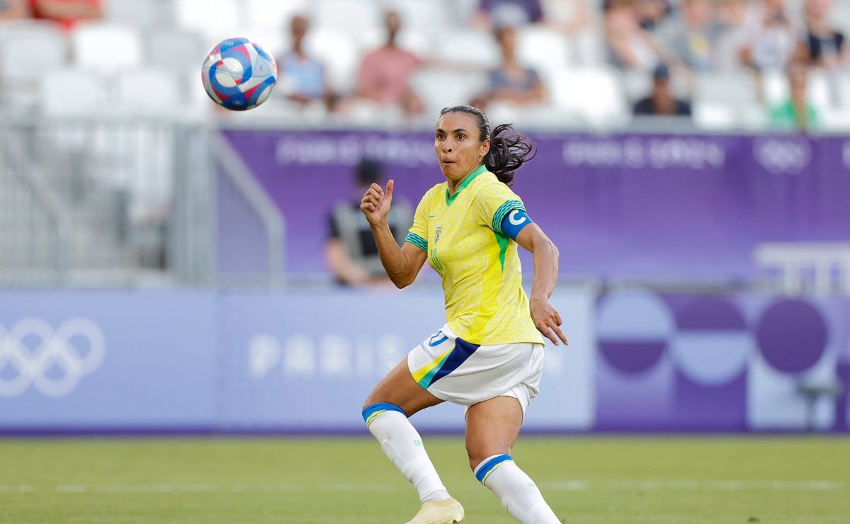 Seleção Feminina: Marta comemora a sua sexta olimpíada e brilha como titular na estreia