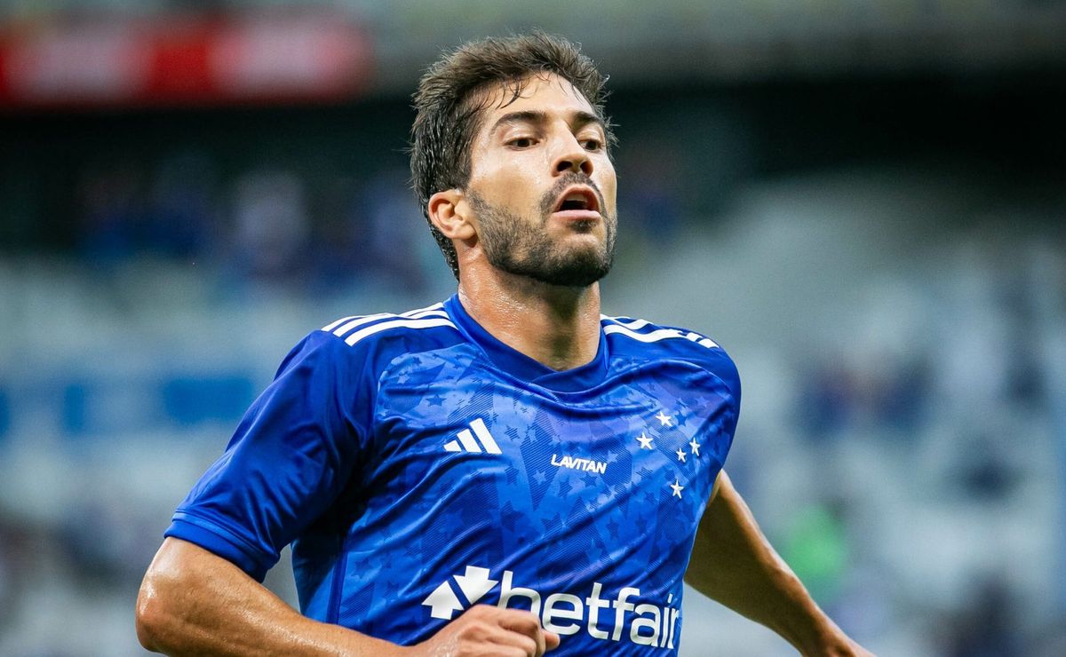 Lucas Silva perde espaço e Seabra arma novo meio de campo no Cruzeiro