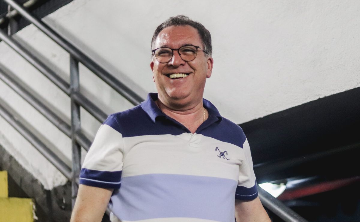 Marcelo Teixeira acerta renovação de jovem goleiro no Santos de Fábio Carille
