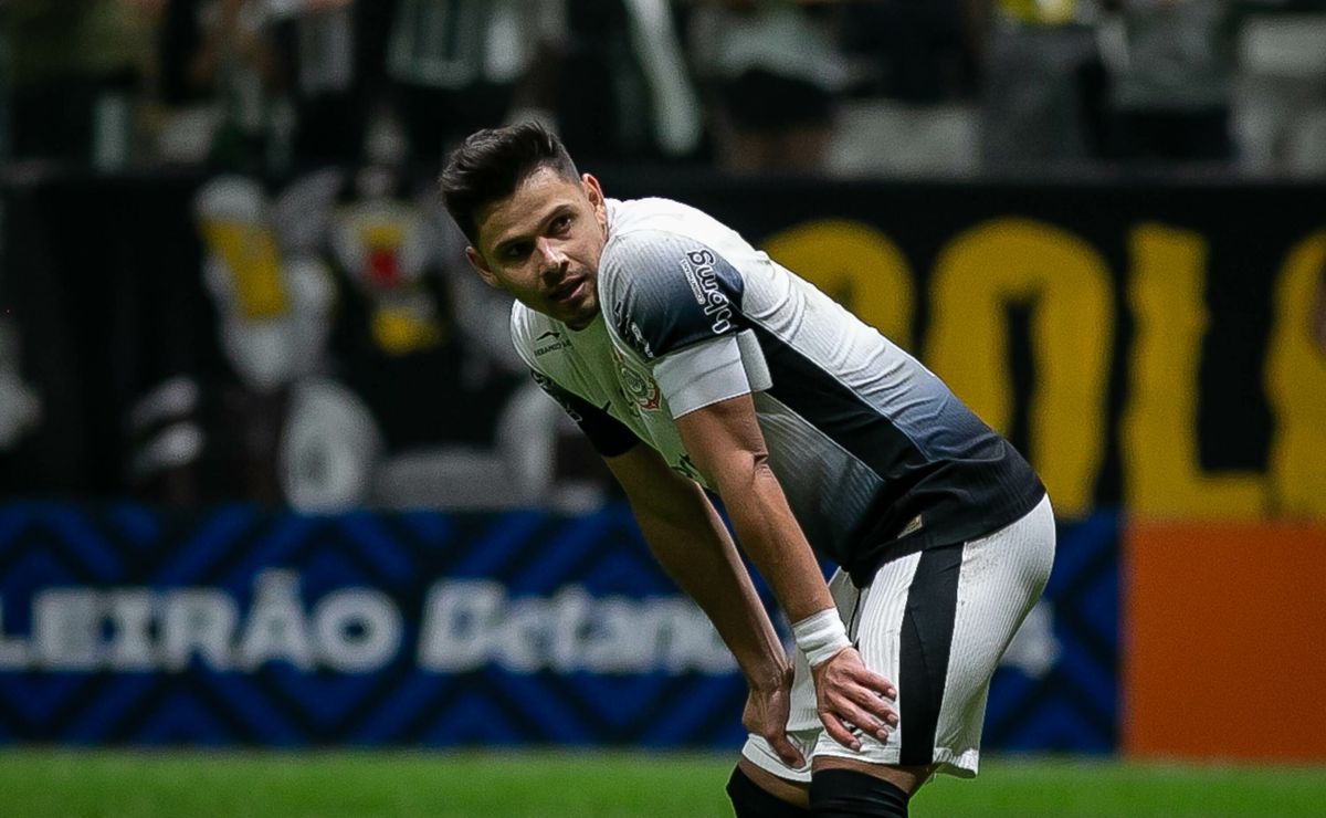 Erros individuais prejudicam Corinthians e Atlético-MG quebra sequência com vitória.