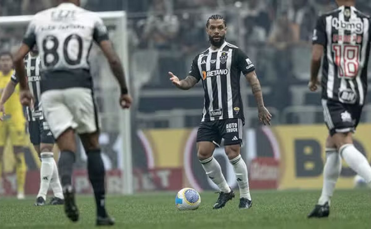 Hulk brilha com dois gols na vitória do Atlético-MG sobre o Corinthians.