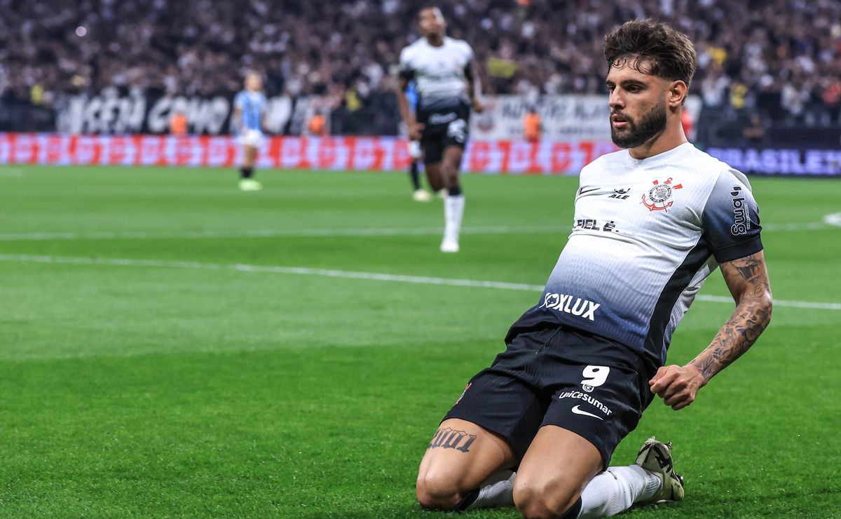Críticas de Yuri Alberto ao Gramado durante Entrevista Pós-jogo