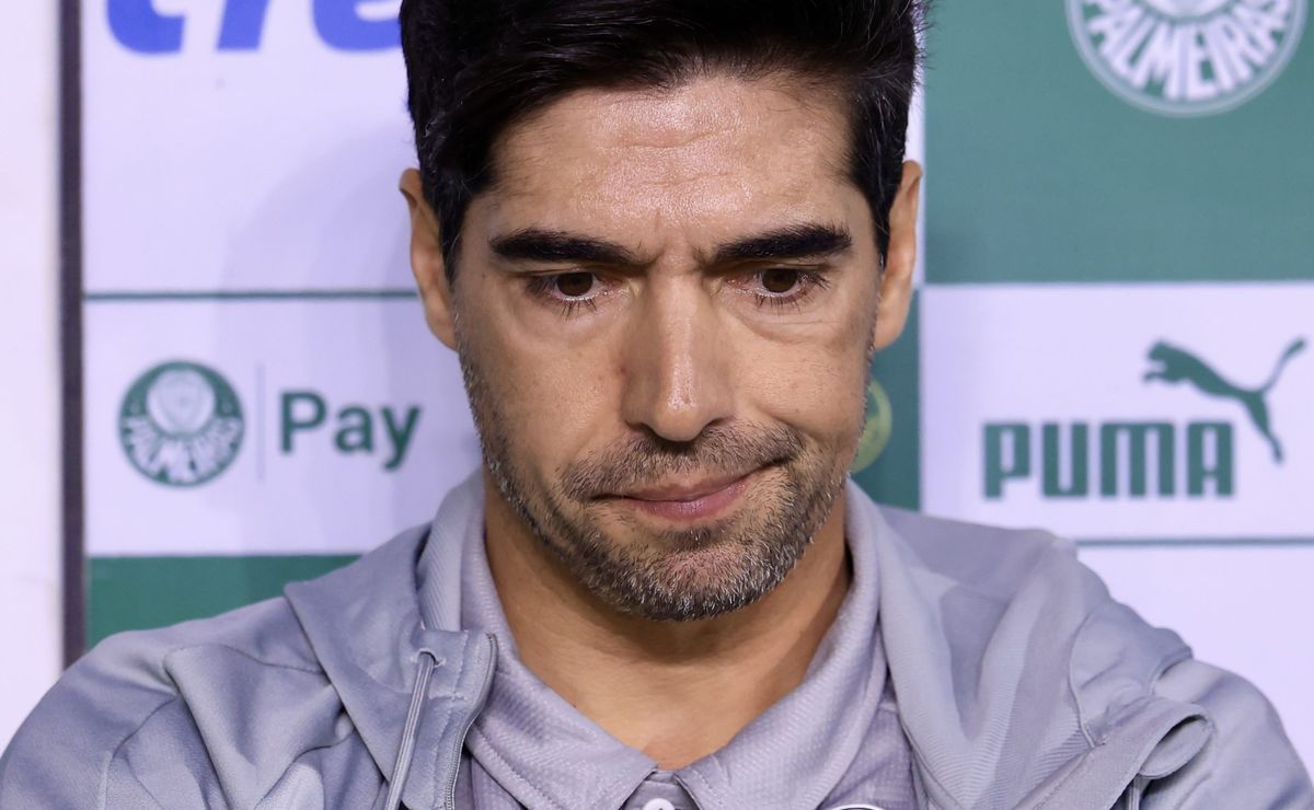 Abel Ferreira analisa desempenho do Flamengo e destaca fragilidades no time.