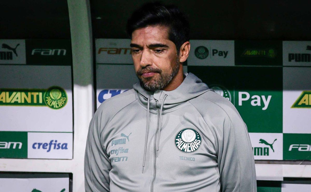 Palmeirenses decidem demitir Abel Ferreira após derrota vergonhosa para o Flamengo.