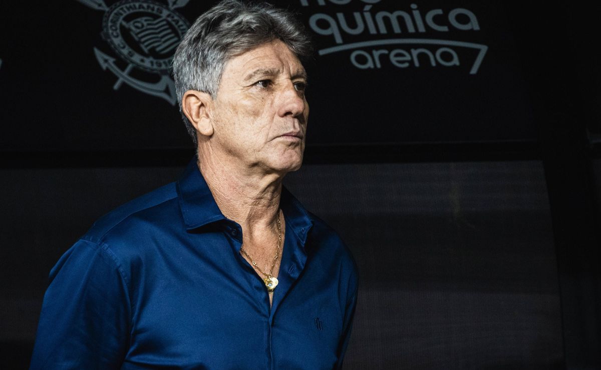 Corinthians perde protagonismo no mercado com contratação disputada por Renato Gaúcho.