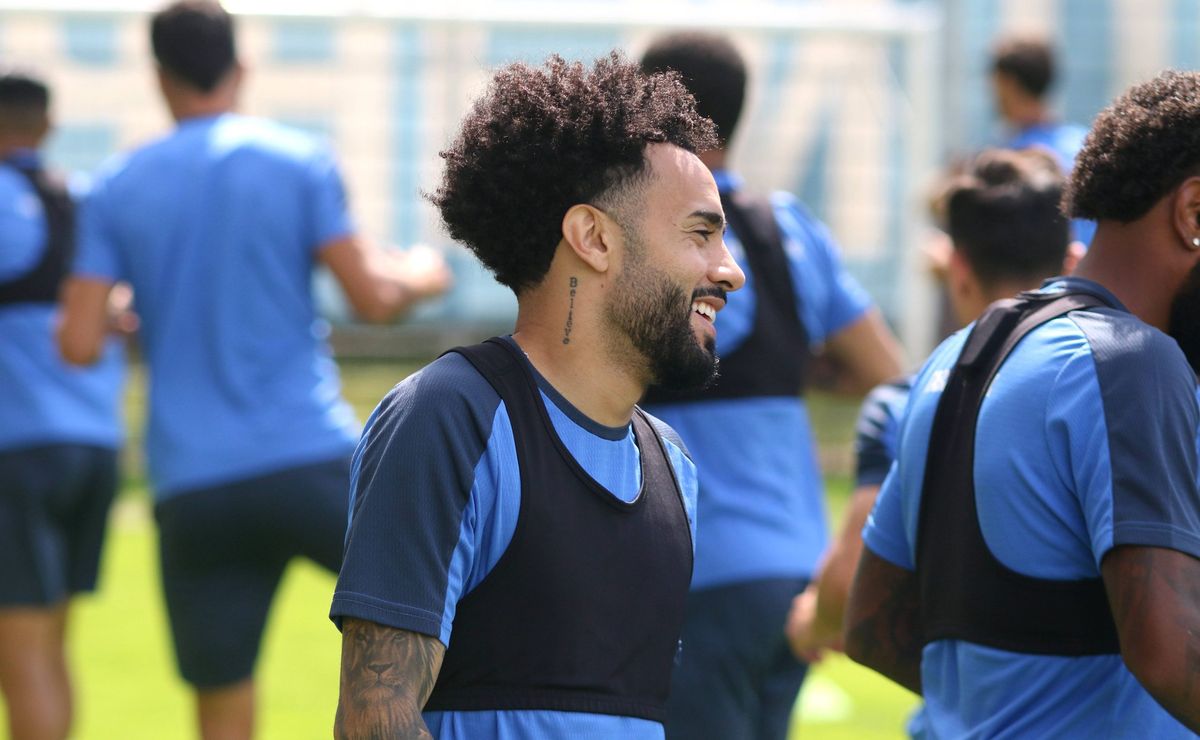 Zenit pede titular do Flamengo em negociação por Claudinho em definitivo, Pedro não sai.