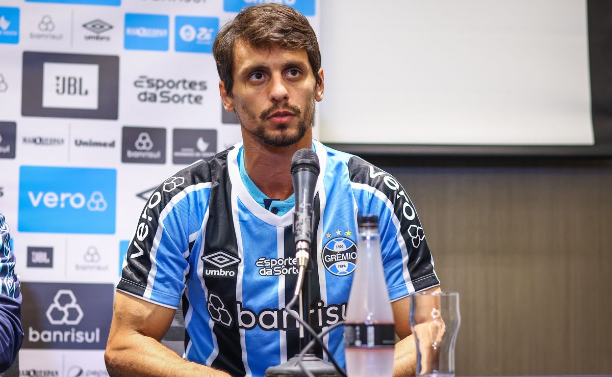 Rodrigo Caio, ídolo do Flamengo, será cortado da Libertadores devido situação no Grêmio.