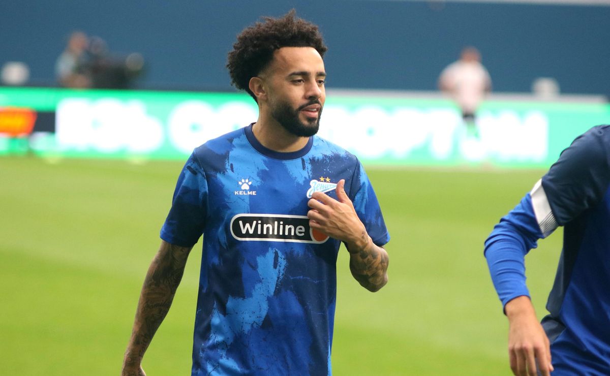 Flamengo negocia última proposta para contratar Claudinho do Zenit