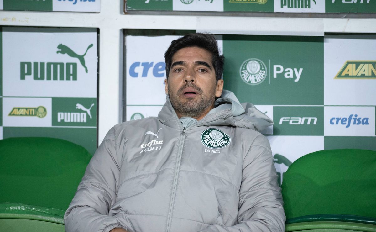 Abel Ferreira comenta expulsão no Palmeiras: 
