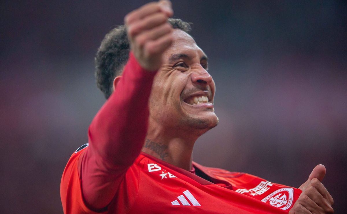 Corinthians interessa-se por Alan Patrick e planeja negociação com Inter.