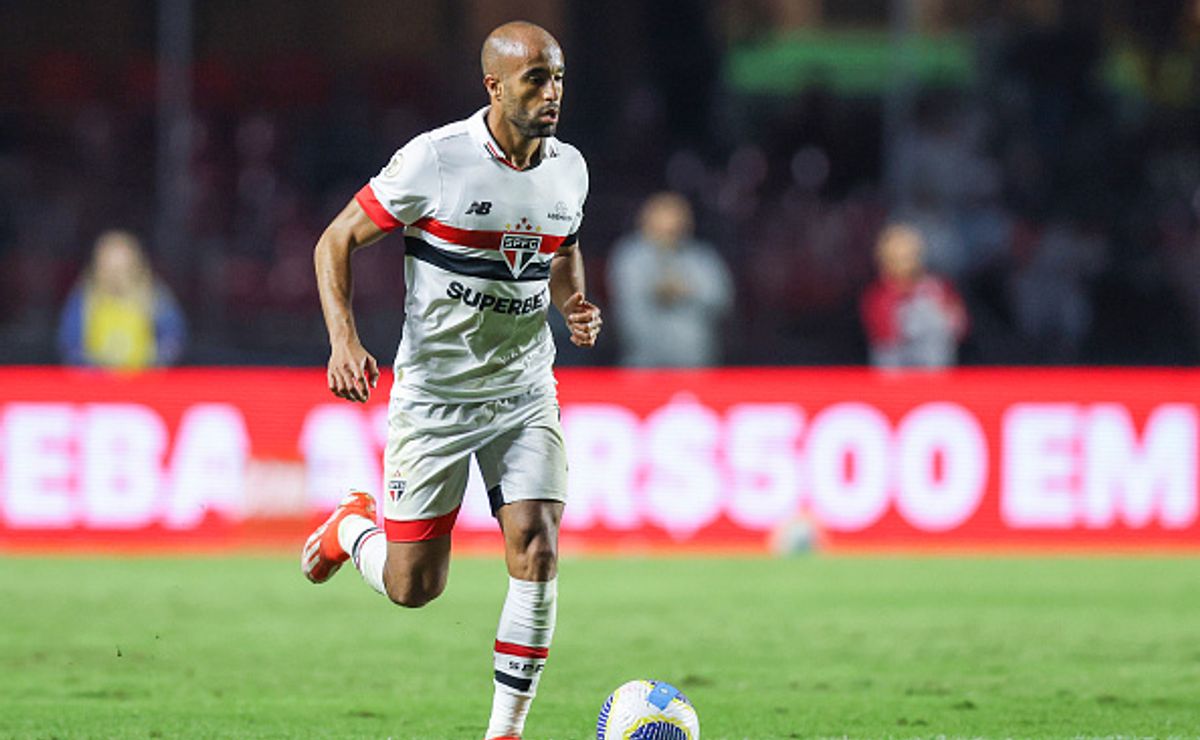 Lucas Moura analisa comportamento de James Rodríguez no São Paulo