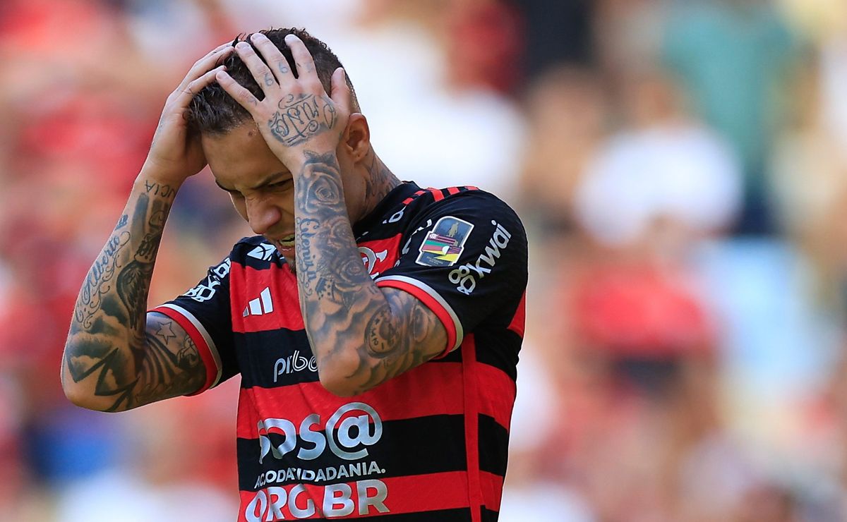 Everton Cebolinha passará por cirurgia e está fora do Flamengo em 2024.