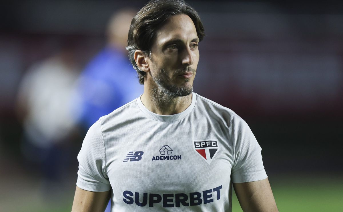 Perseguição? Zubeldía punido para jogo contra Palmeiras, diretor do São Paulo reage
