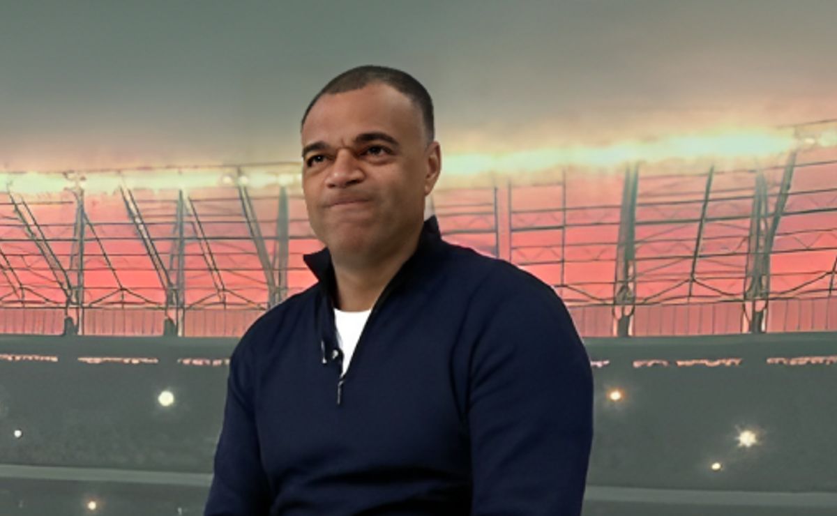 Denílson critica arbitragem e destaca que Pulgar deveria ter sido expulso