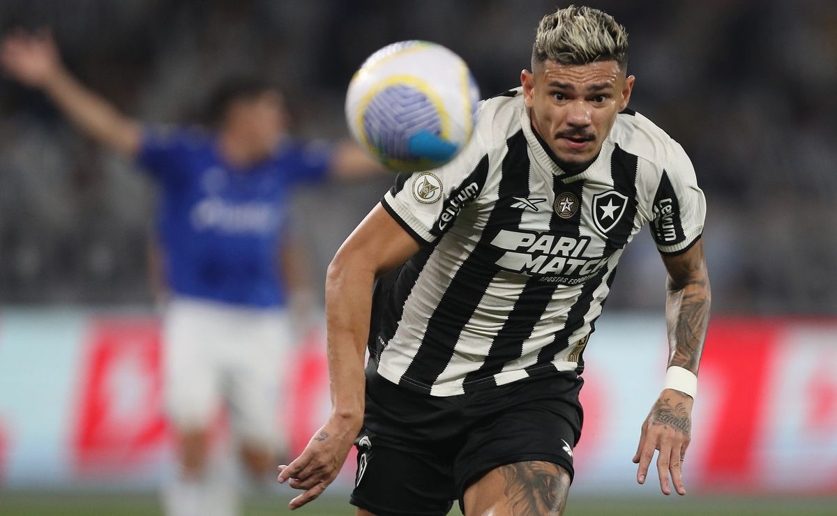 Comentarista prevê Botafogo superior ao Palmeiras em jogo da Libertadores