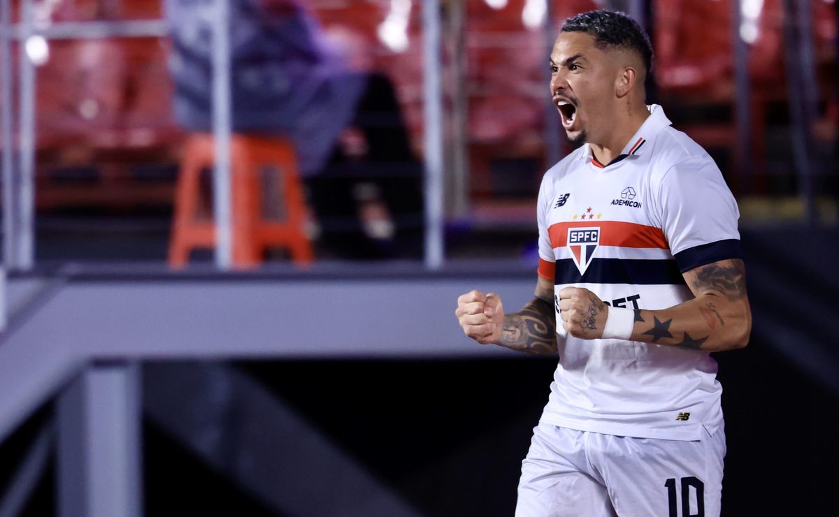 Camisa 10 do São Paulo brilha com números impressionantes em decisões.