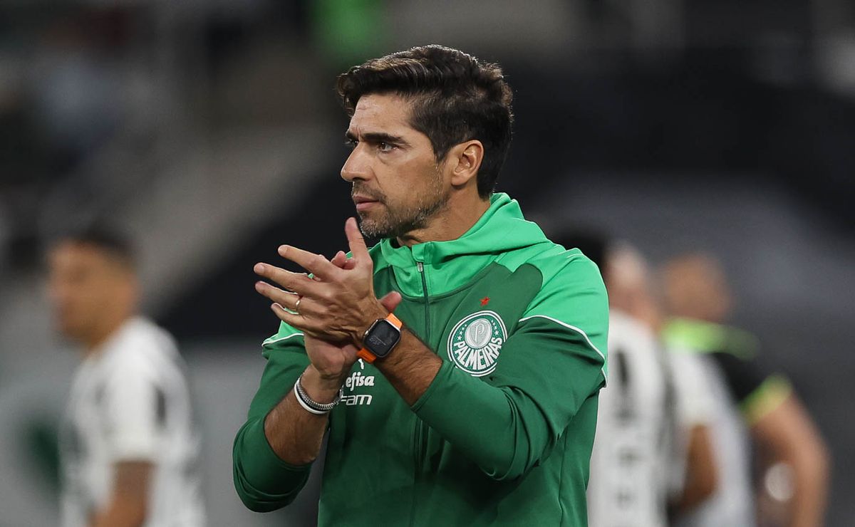 Palmeiras de Abel atinge marca de 50 jogos com alto número de derrotas.