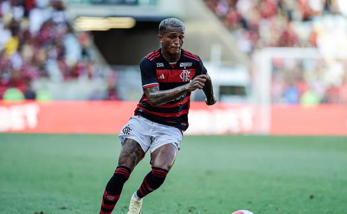 Flamengo negocia mais um jogador após vendas de Wesley e Fabrício Bruno