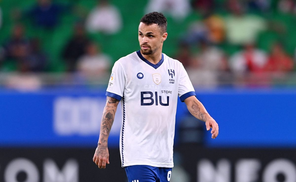 Corinthians encaminha contratação de Michael do Al-Hilal com condição especial.