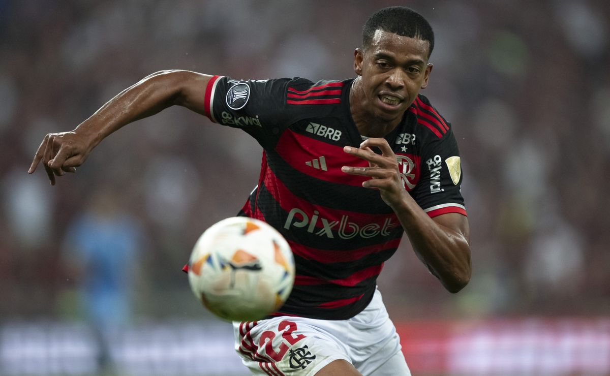 Allan, Bruno Henrique e Carlinhos entre os titulares do Flamengo contra o Botafogo