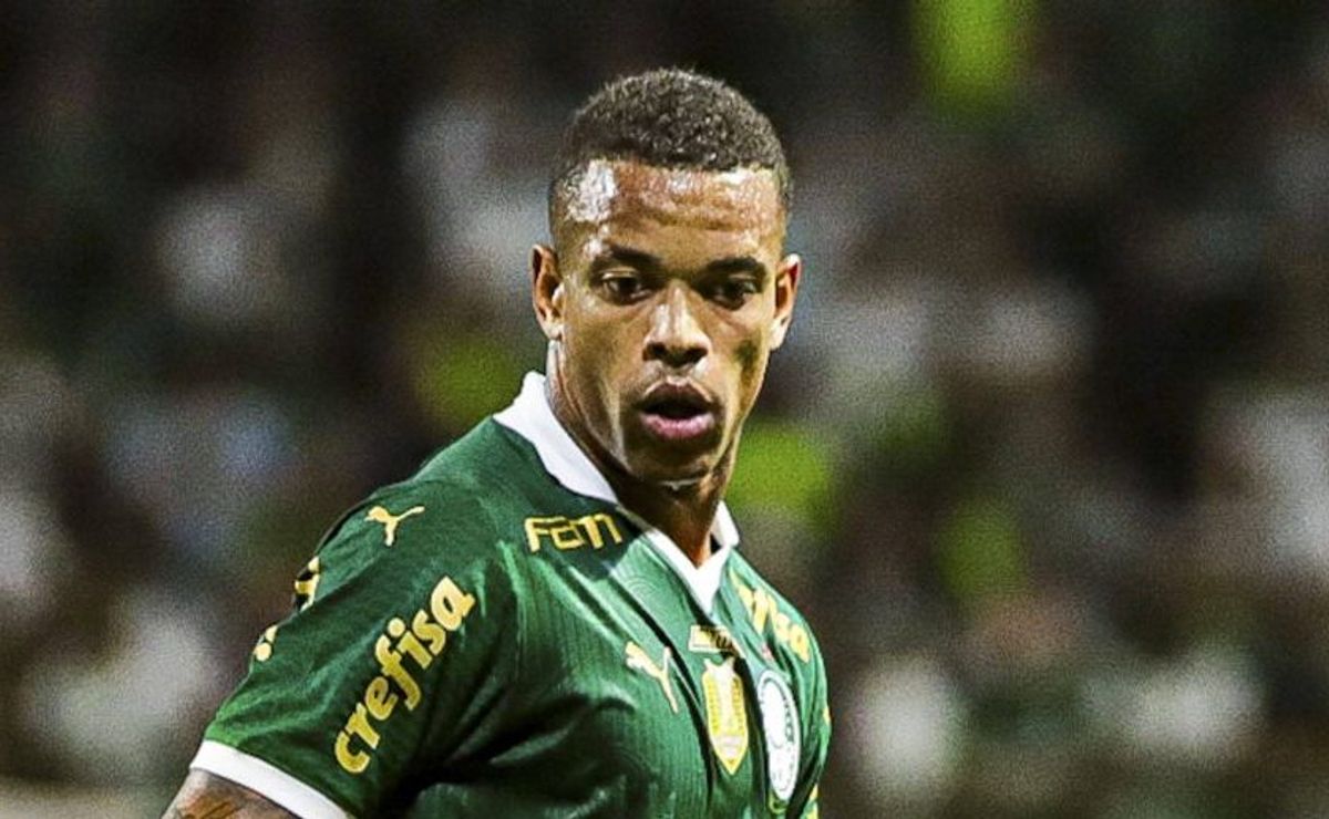 Caio Paulista desfalca Palmeiras na Libertadores devido a desconforto muscular.