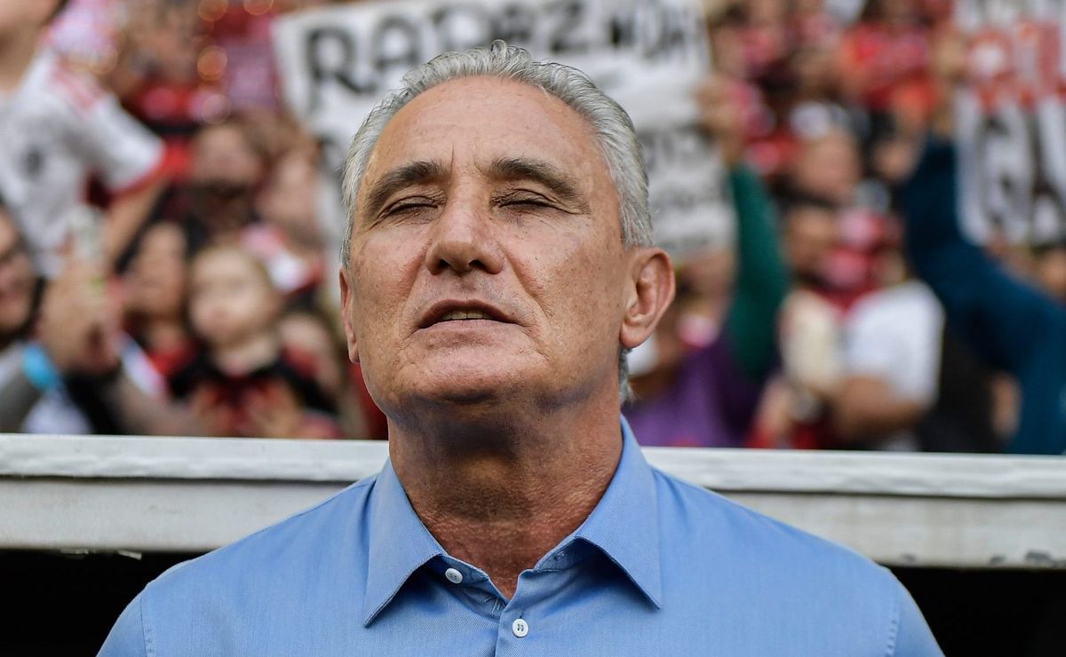 Contratação de atacante Michael pelo Flamengo prejudica planos de Pedrinho.