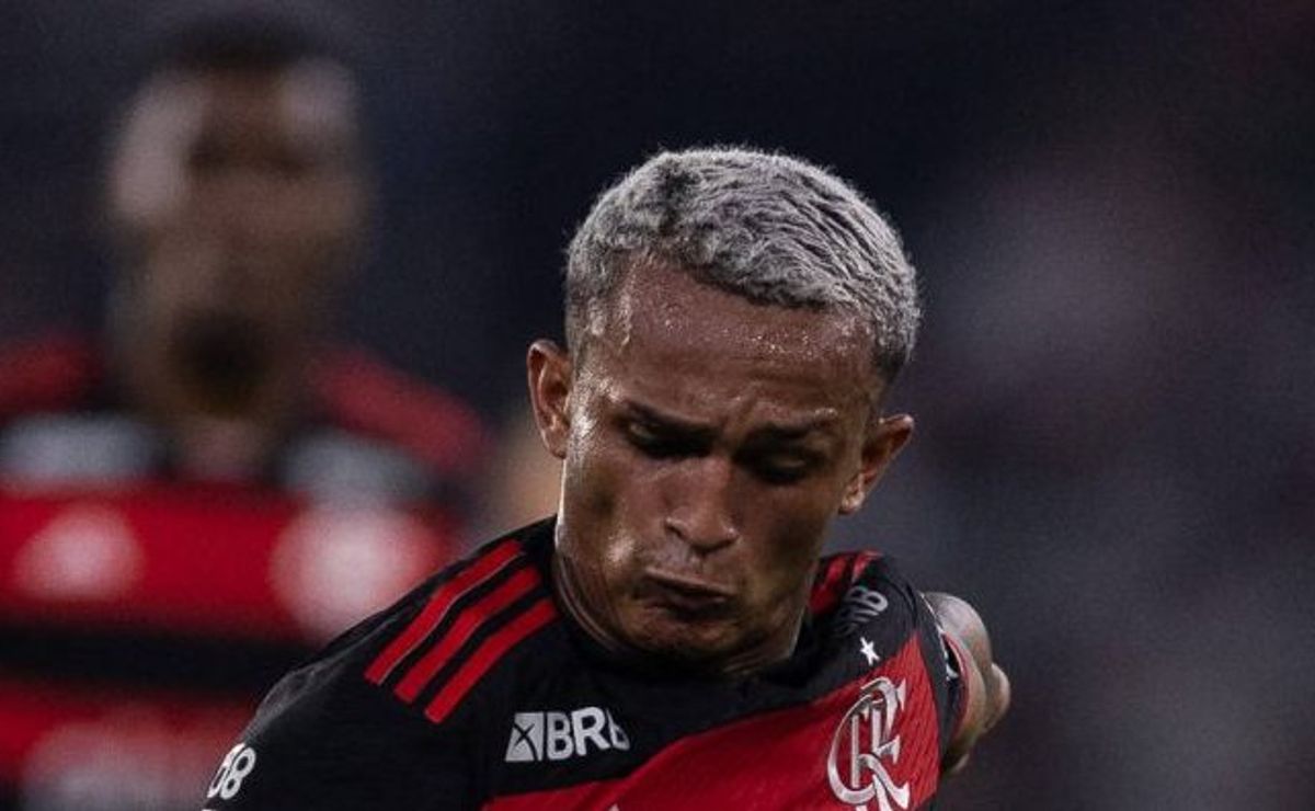 Tite exige postura de Wesley após episódio; Flamengo tenta negociar jogador.