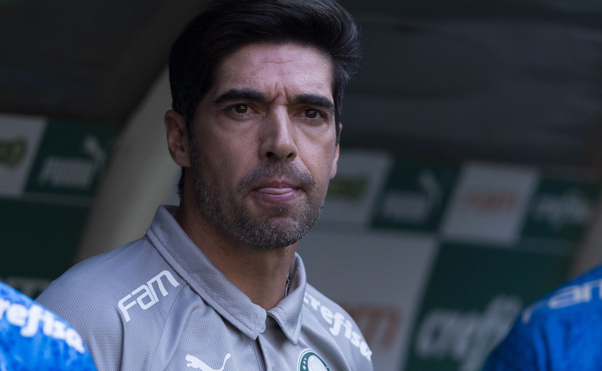 Abel Ferreira elogia desempenho do Botafogo em partida contra Palmeiras