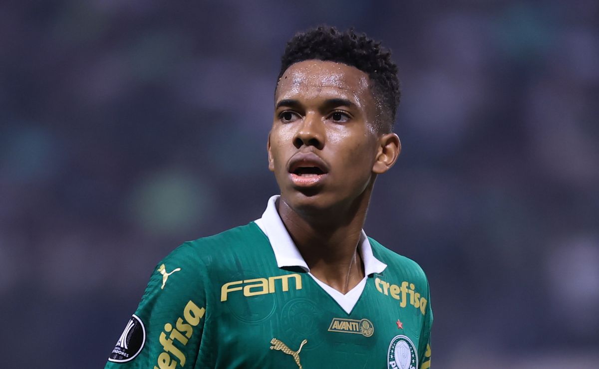 Estêvão, do Palmeiras, inicia projeto para a Copa do Mundo.