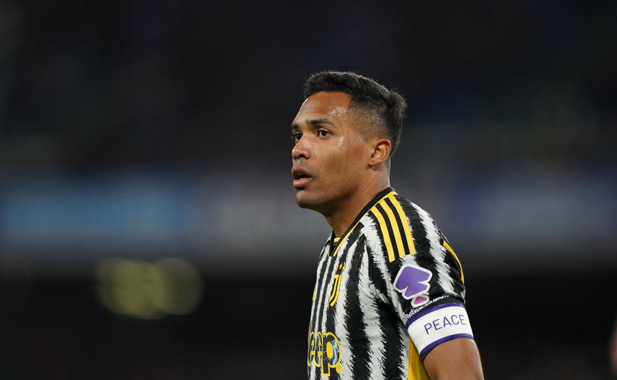 Palmeiras recebe veredito sobre renovação de Alex Sandro até 2026.