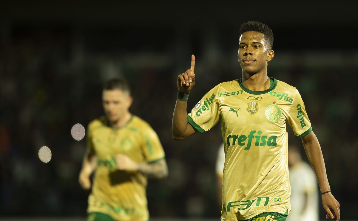 Palmeiras goleia Cuiabá com destaque para Estêvão; confira as avaliações.