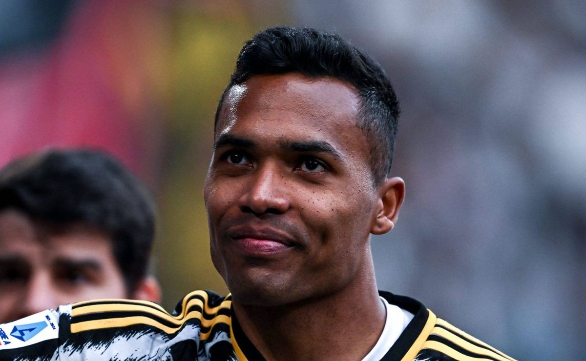 Após Alex Sandro, Flamengo decide contratar lateral-direito de Copa do Mundo