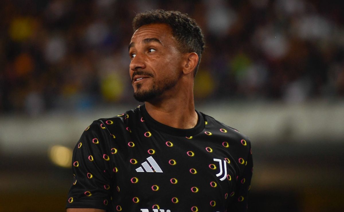 Juventus faz pedido para liberar lateral Danilo ao Flamengo nesta janela de transferência