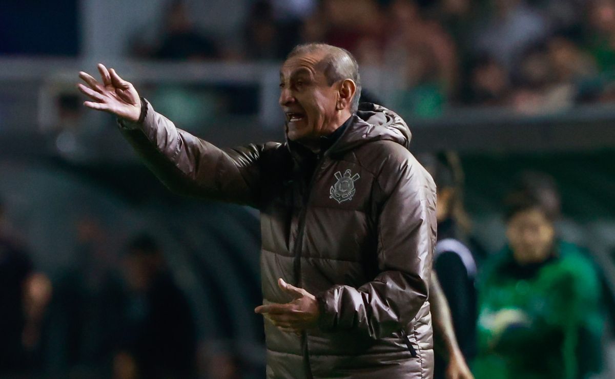 Discussão sobre possível demissão de Ramón Díaz no Corinthians após resultado contra Flamengo