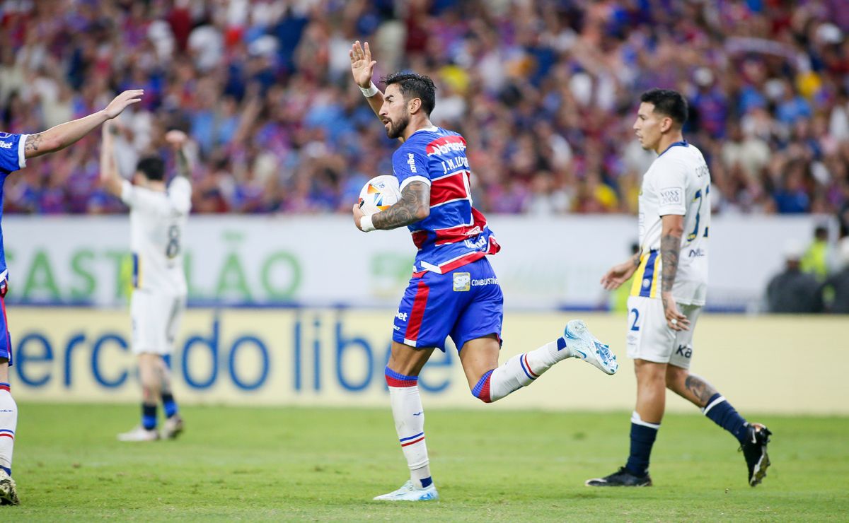 Lucero busca mais um gol contra Botafogo após marcar contra rivais cariocas.