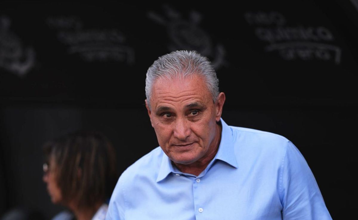 Tite expressa descontentamento com xingamentos da torcida durante Corinthians x Flamengo
