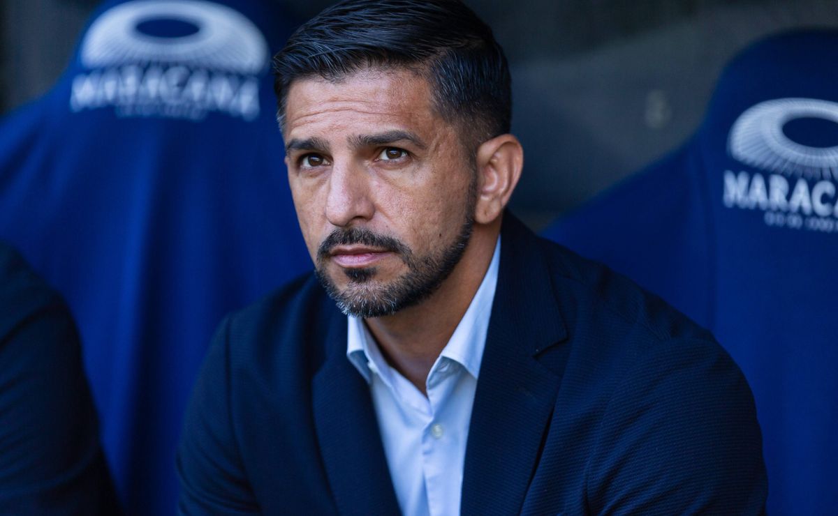 Emiliano Díaz adverte arbitragem sobre Corinthians: 