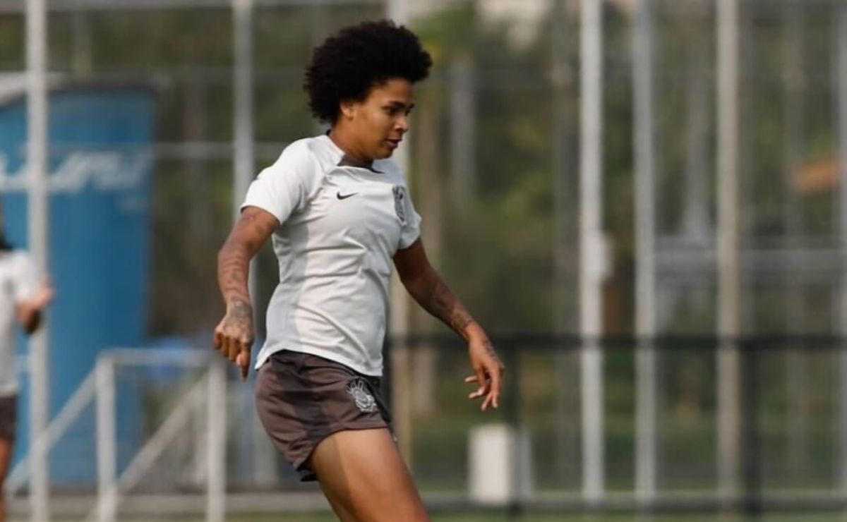 Corinthians feminino se prepara para clássico com Palmeiras com novata na equipe.