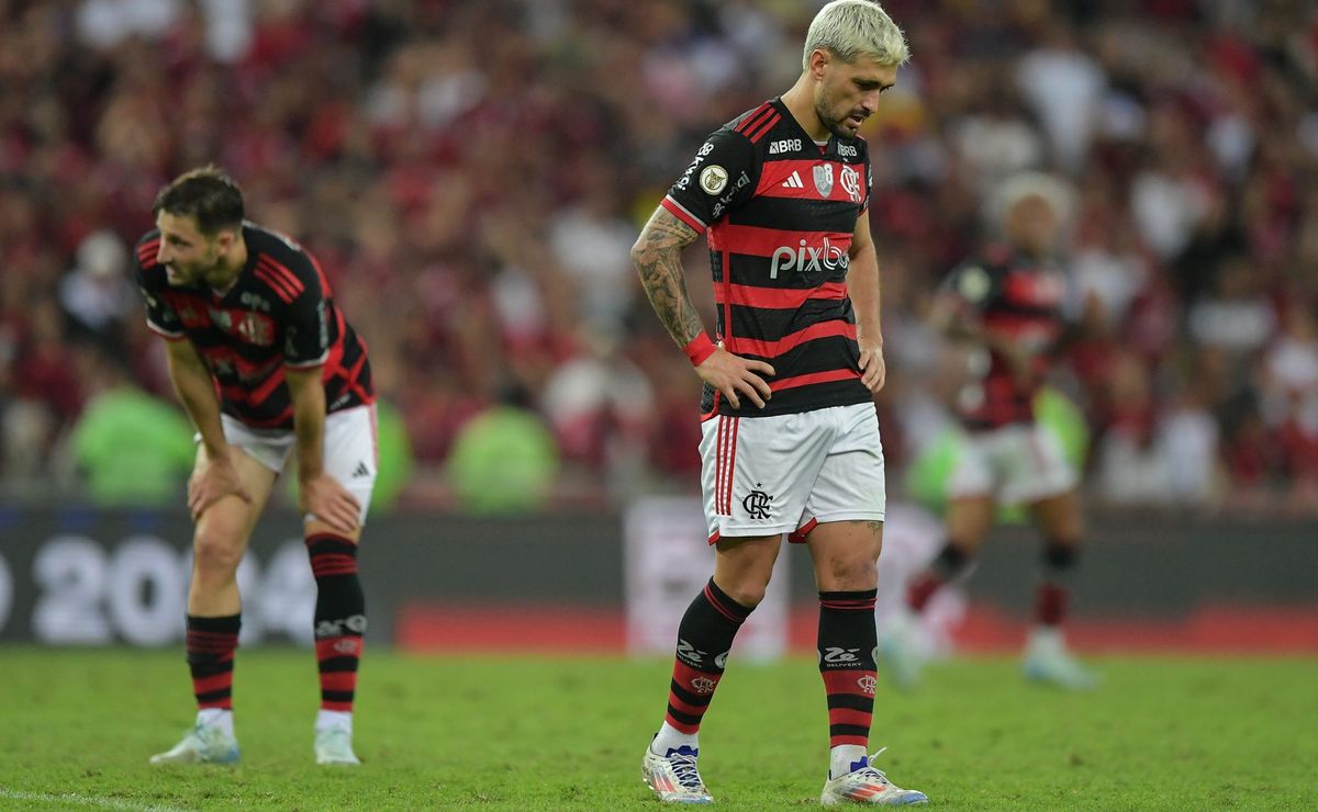 Jornalista aponta falta de vigor no Flamengo sob comando de Tite.
