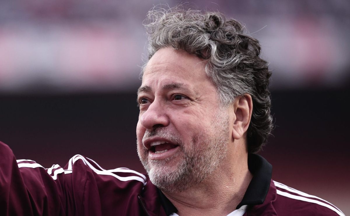 Júlio Casares aprova renovações de Rafinha e Luiz Gustavo no São Paulo Futebol Clube