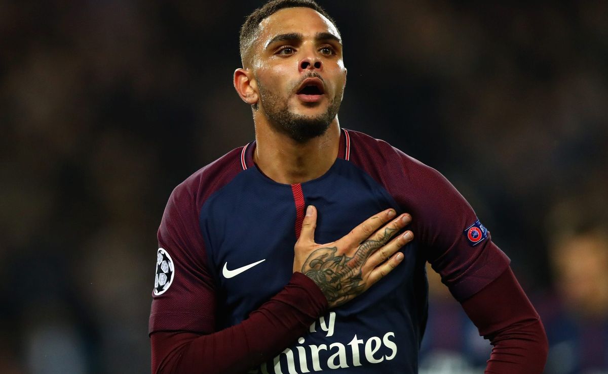 Corinthians define Kurzawa como contratação descartada para lateral ex-PSG.