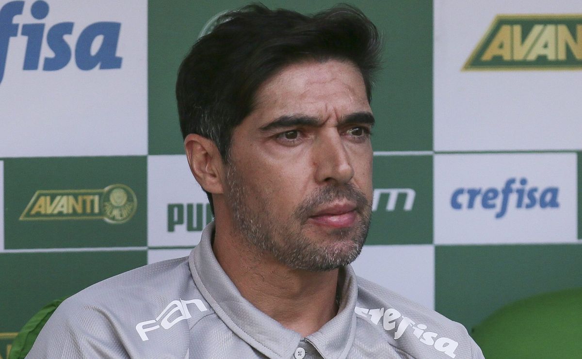 John Textor critica contratação de Abel Ferreira pela Real Sociedad: "Loucura